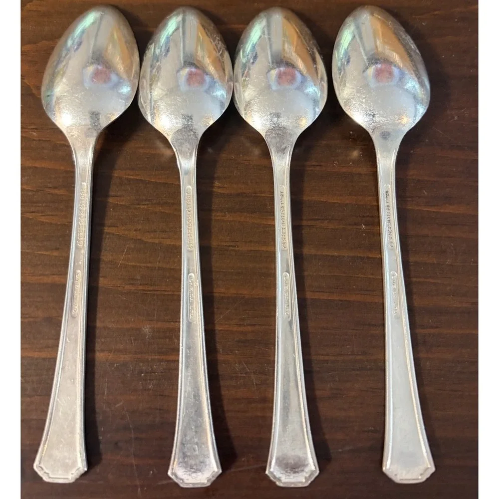 Oneida 1881 Rogers Floral Queen Silverplate Serving Tablespoons Set of 4